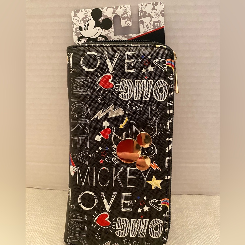 Disney Bioworld Mickey Love OMG Hearts Stars Black Red Billfold Wallet.  NWT.